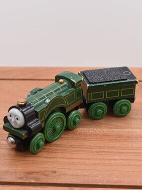 2003 Thomas the Train Emily Wooden Railway Tank Engine Tender Friends Magnetic